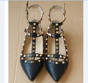 The Rivet Pointed Toe Flat Shoes