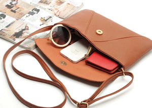 The Envelope Bolsas Leather Bag