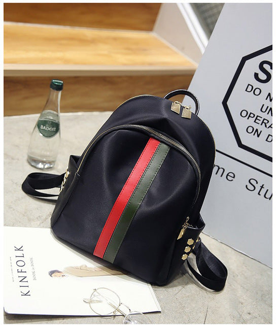 The hit stripe leisure backpack