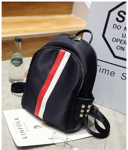 The hit stripe leisure backpack